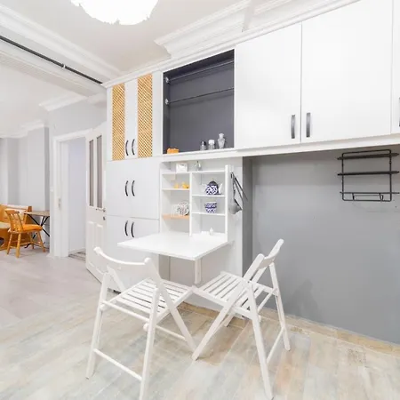 Apartment Stylish Flat With Modern Design In Antalya