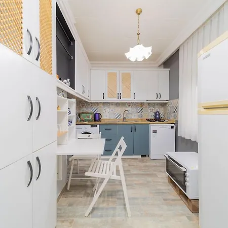 Stylish Flat With Modern Design In Apartment *